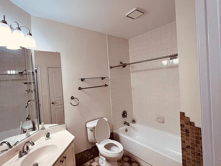2204 Westcourt Ln #113 — Photo 8