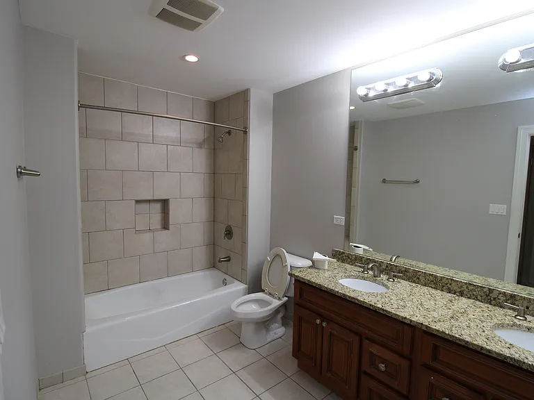 4622 W Schubert Ave #1 — Photo 17