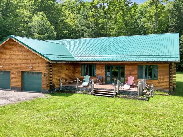 9885 Seymour St, Houghton, NY 14744