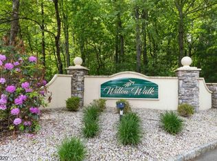 103 Autumn Ct, Ledgewood, NJ