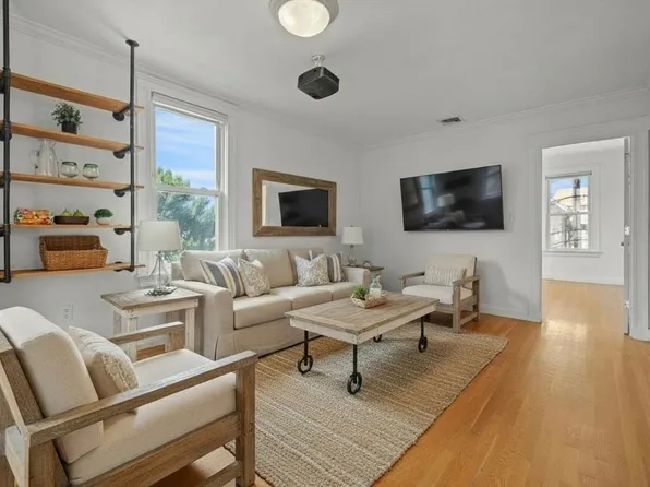 86 Mount Vernon St #2, Somerville, MA 02145