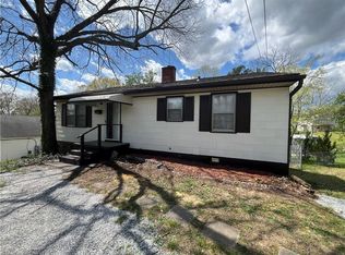 2272 Brindle St, Winston Salem, NC 27107