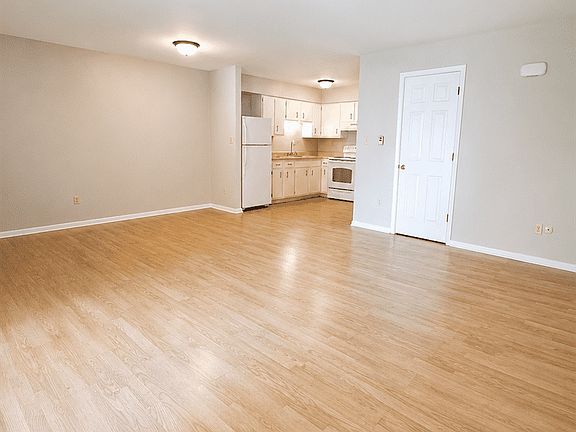 4th image of 16 Mello Ave APT A