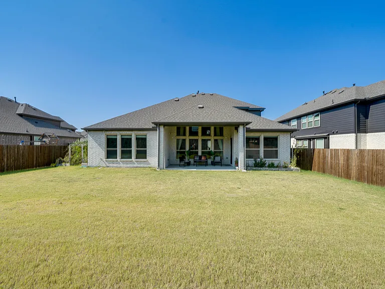 727 Stearman Ln — Photo 32