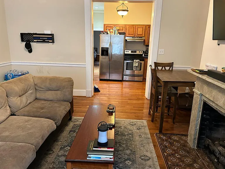 403 Dinwiddie St #A — Photo 4