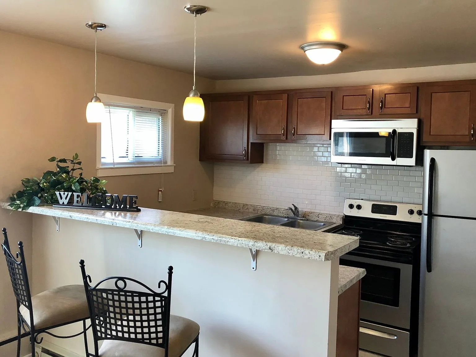 Maple Court — Photo 4