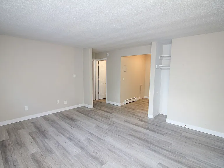 **Limited Time Special! Up to 3 Months Free Rent — Photo 13