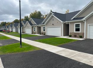 2116 Community Ln #4C, Ontario, NY 14519