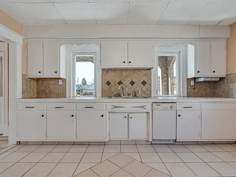 516 Hickory St — Photo 18