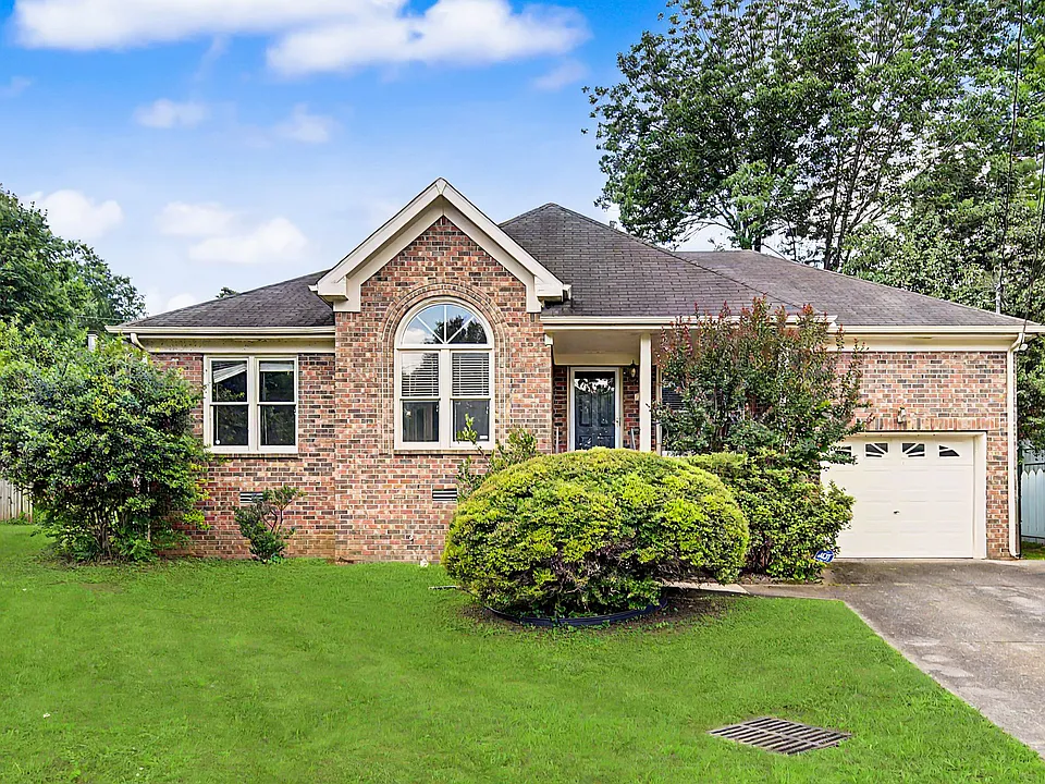 816 Carlisle Ct N