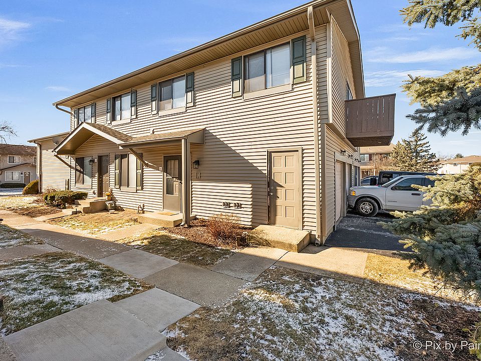 1st image of 29W560 Winchester Cir S Unit 4