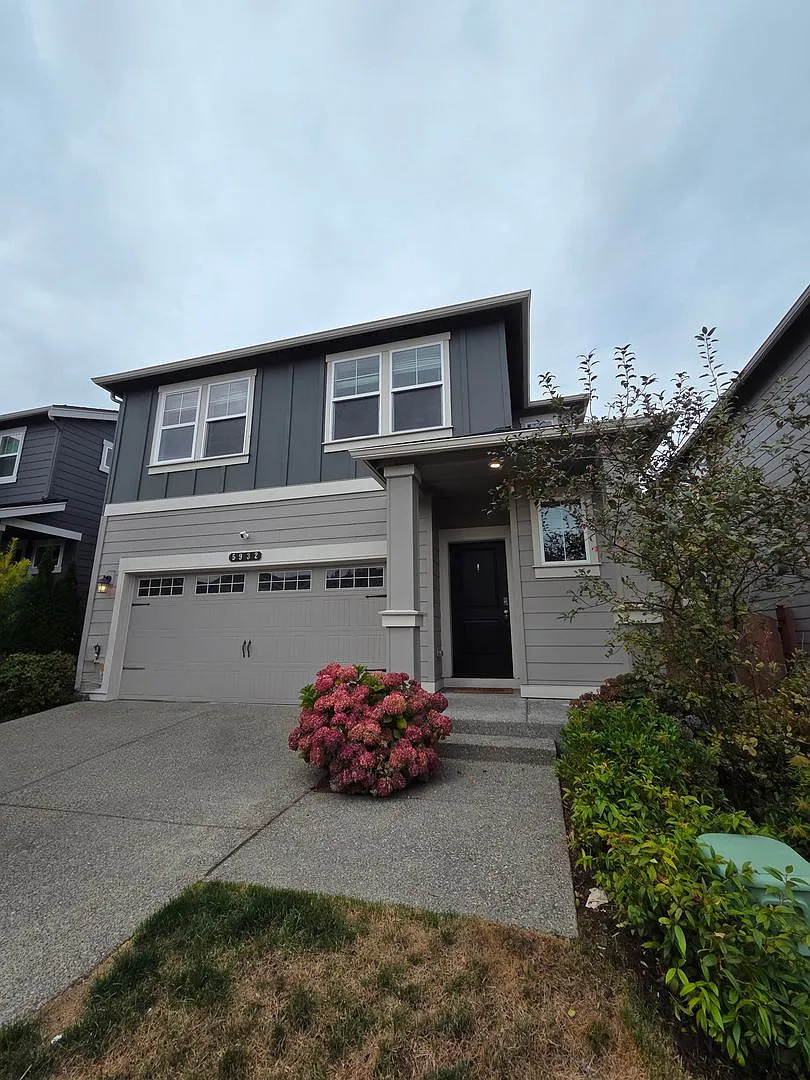 Large Four Bedroom Home For Rent in Port Orchard's Stetson Heights Neighborhood! Avail. Now! — Photo 2