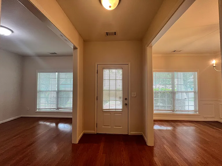 2632 Sedgeview Ln — Photo 2