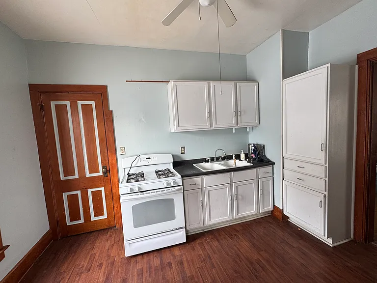 306 Clark St — Photo 2