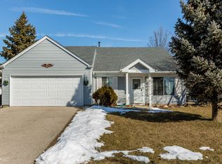 217 Iris Dr, Streamwood, IL 60107