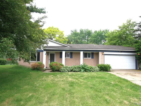 6325 Clarkston Rd, Clarkston, MI 48346