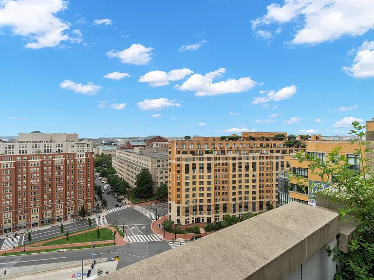 811 4th St NW #1110 — Photo 25