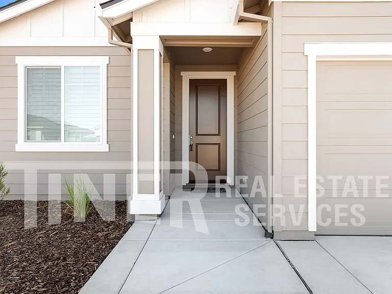 7160 El Cerrito Way — Photo 6