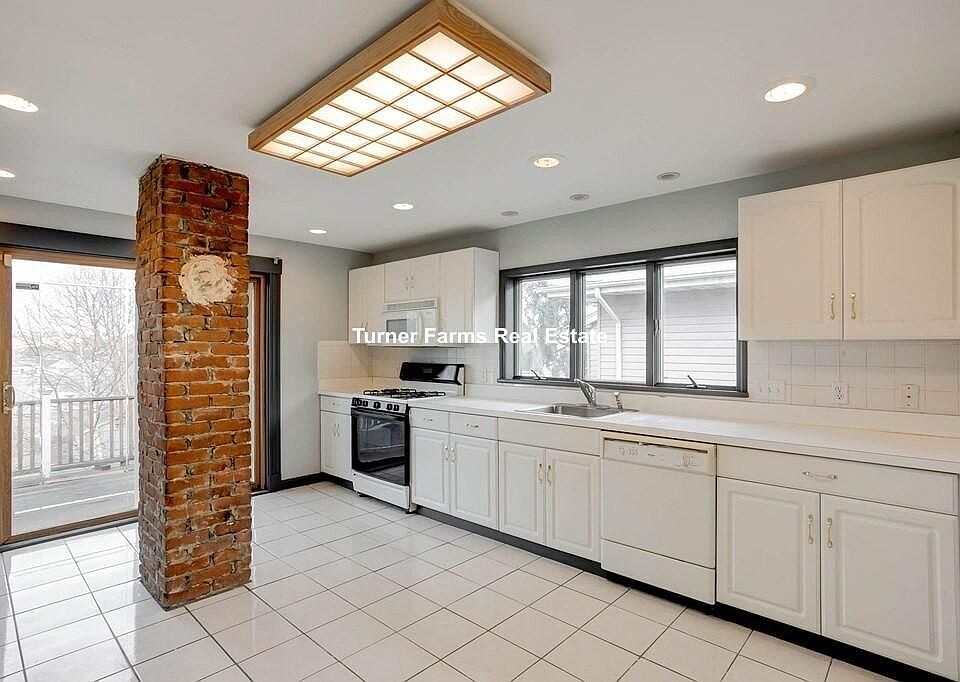 1st image of 266 Boston Ave #3