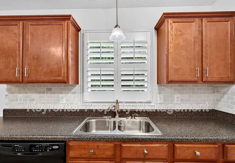 9415 Glen Cross Dr — Photo 14