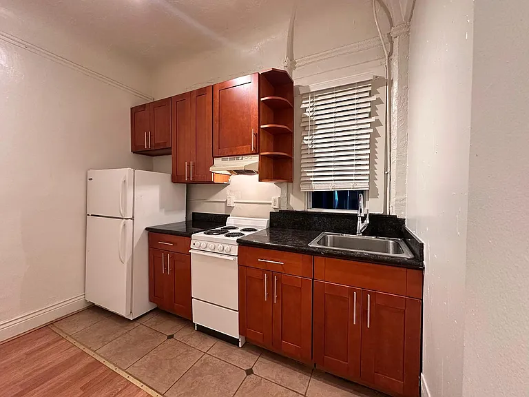 851 OFarrell Street — Photo 13