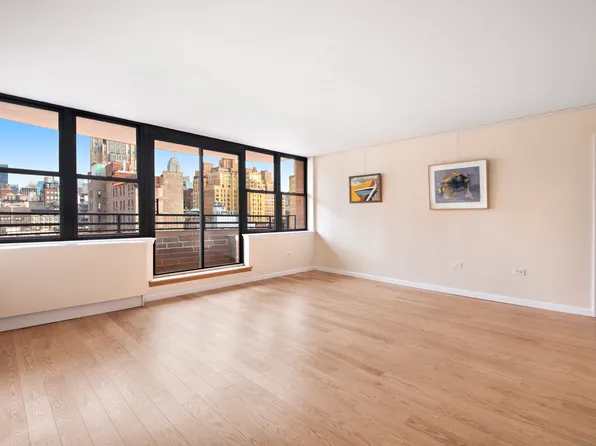 222 West 14th Street image 1 of 13