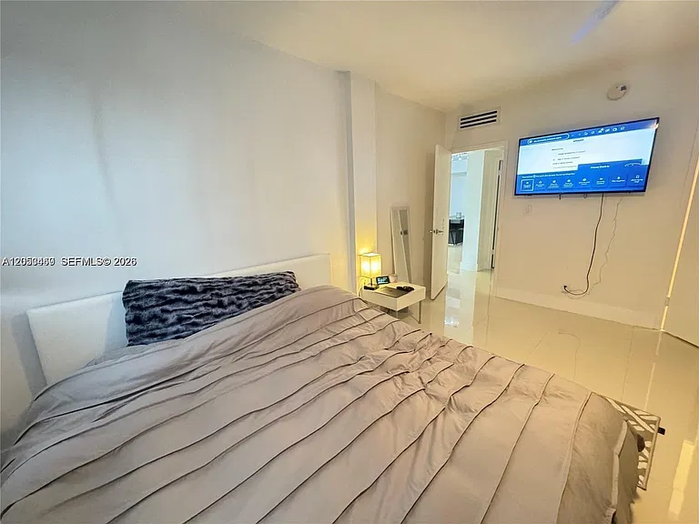 9381 E Bay Harbor Dr #302S — Photo 17