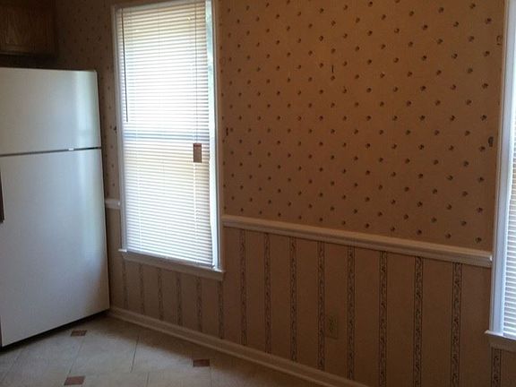 3rd image of 6 Brandy Ct