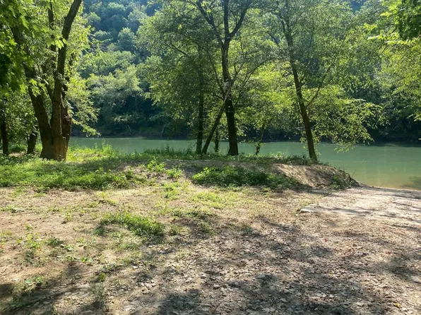 30 & 34 Monkey Bluff Rd, Burkesville, KY 42717