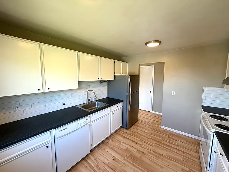 2663 Thorndyke Ave W #402 — Photo 7