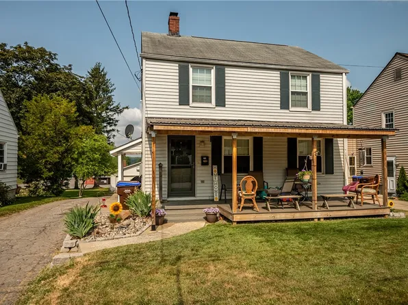 891 Bon Air Dr, Sharon, PA 16146