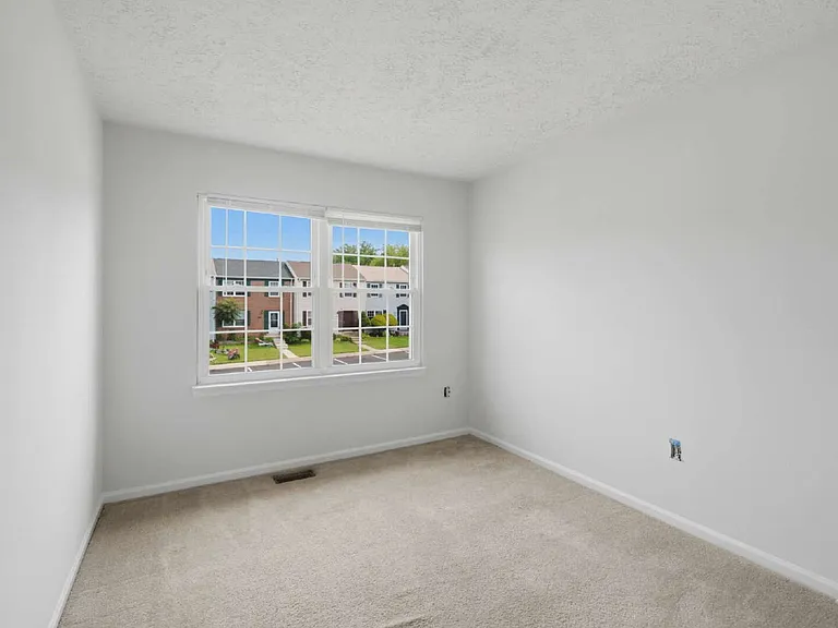 8635 Reinecke Ct — Photo 26