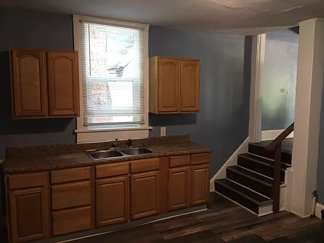 1643 N Tacoma Ave — Photo 5