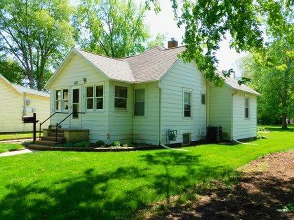 403 E Maple St, Fairbury, IL 61739
