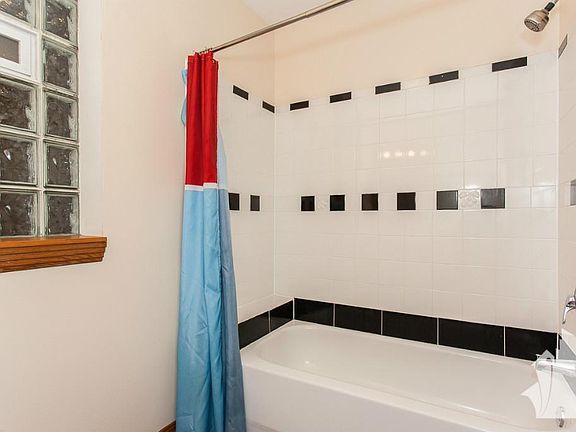 5th image of 3611 N Damen Ave #1A