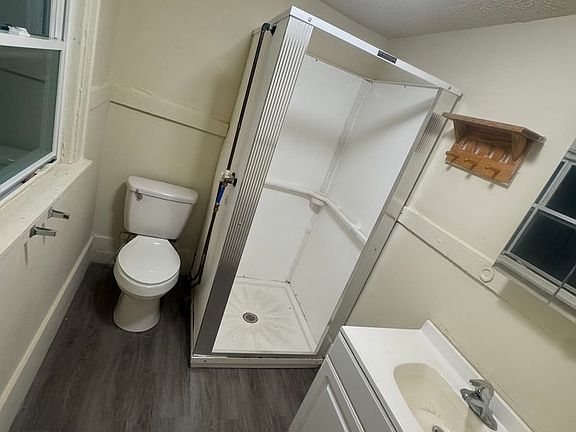 5th image of 111 Sherman St