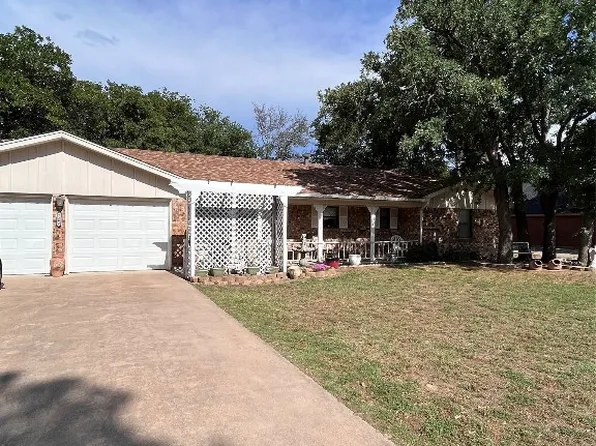 2202 Castle Dr, Clyde, TX 79510