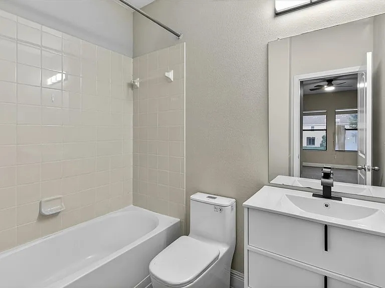 1389 Heritage Landings Dr — Photo 67
