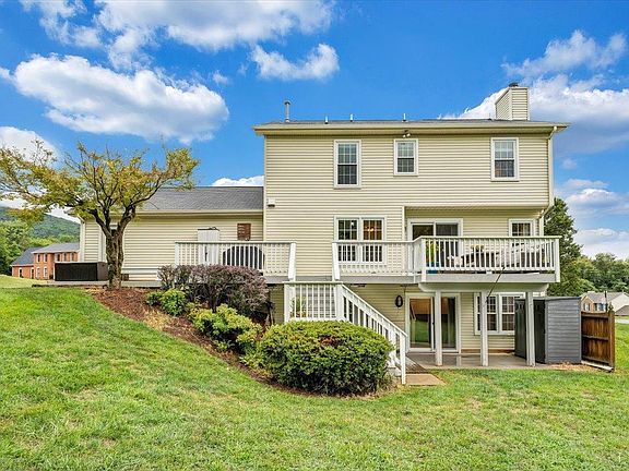 2nd image of 308 Applewood Dr