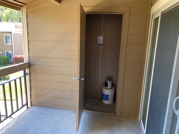 Balcony storage