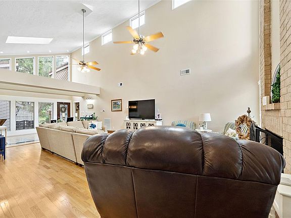 5th image of 4403 Valparaiso Cir