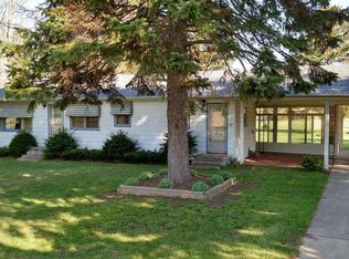 2027 W Glendora Rd, Buchanan, MI 49107