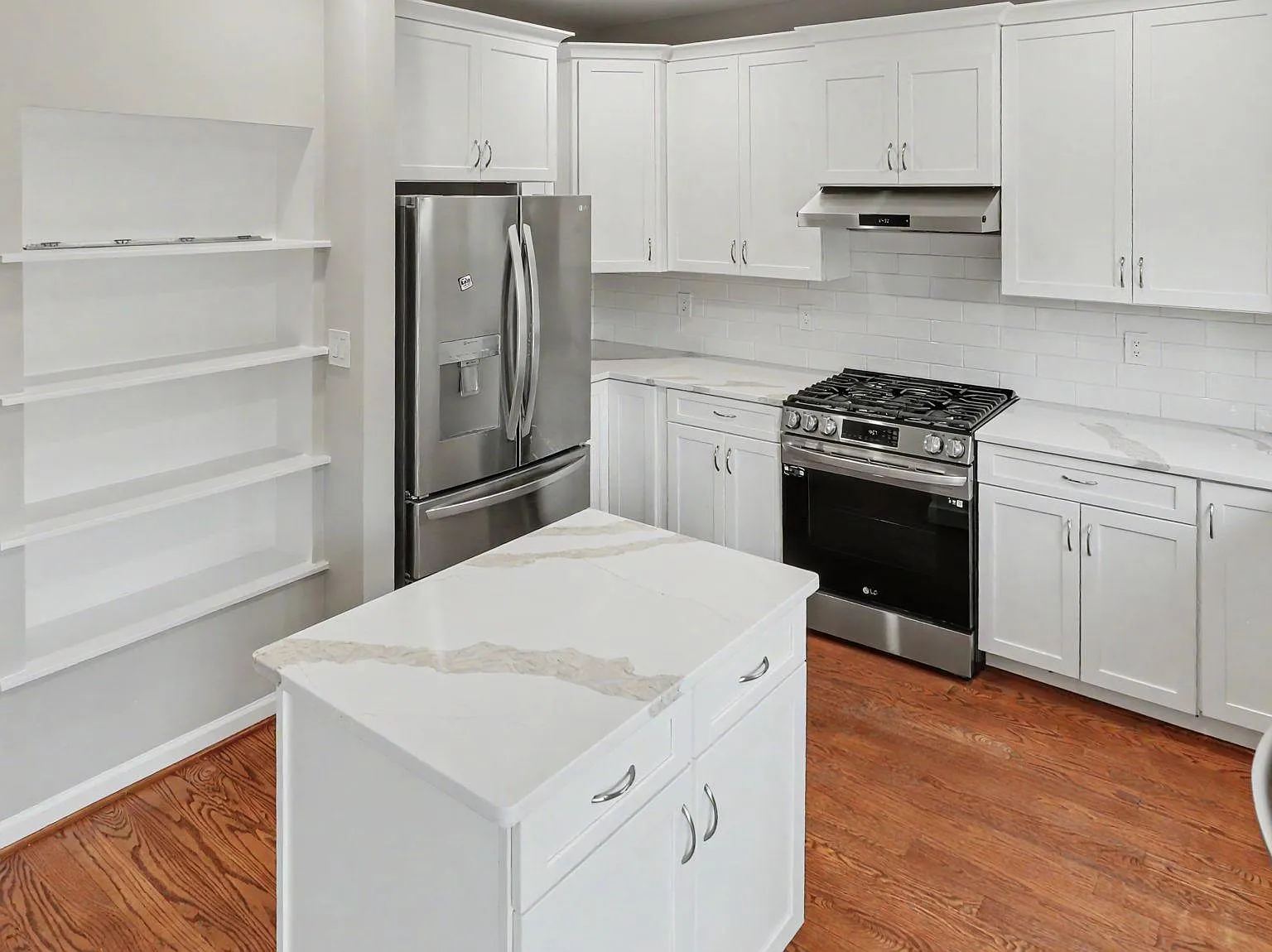 3 bed, 4.0 bath, 1911 sqft, $3,000 — Photo 3