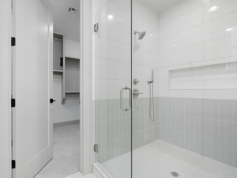 3921 S Madison Ave — Photo 17
