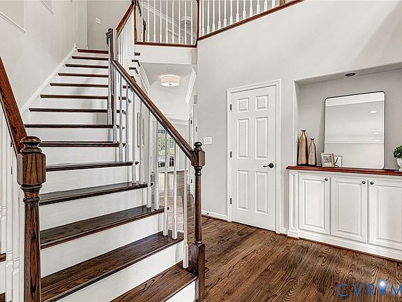 4th image of 8452 Mount Eagle Rd