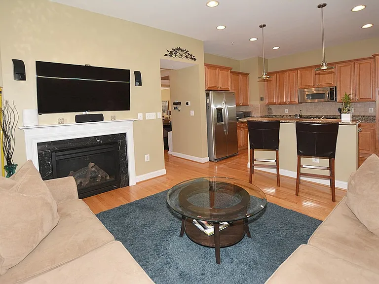 3547 Goddard Way — Photo 7