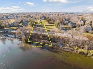 3921X White Oak Ln, Excelsior, MN 55331