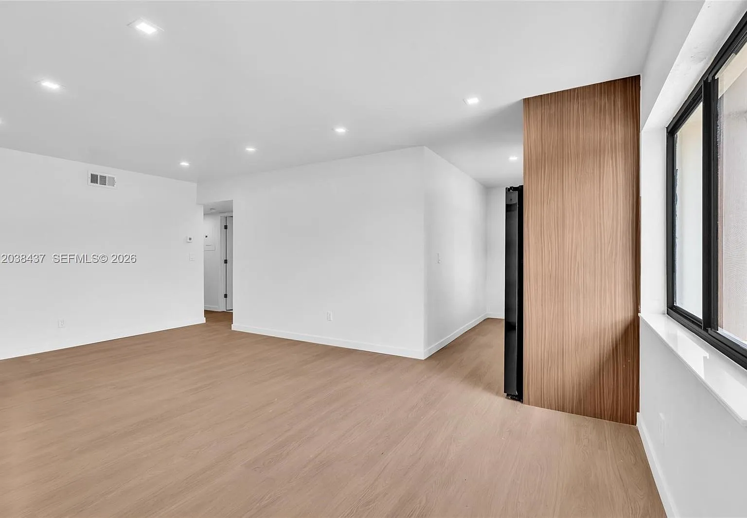 Coral Point — Photo 1