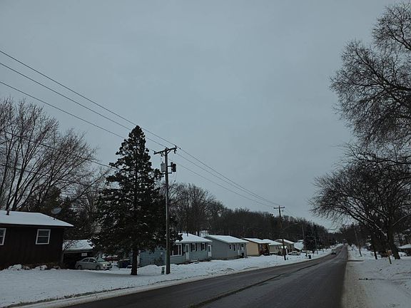 5th image of 823 Willow St