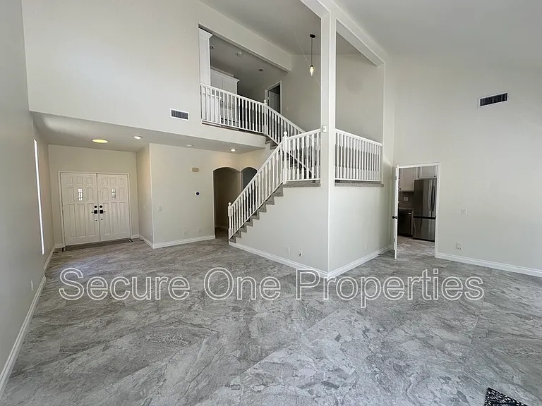 1740 Amarelle St — Photo 6
